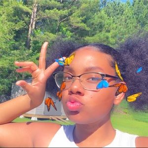 Meet your Posher, Kendra